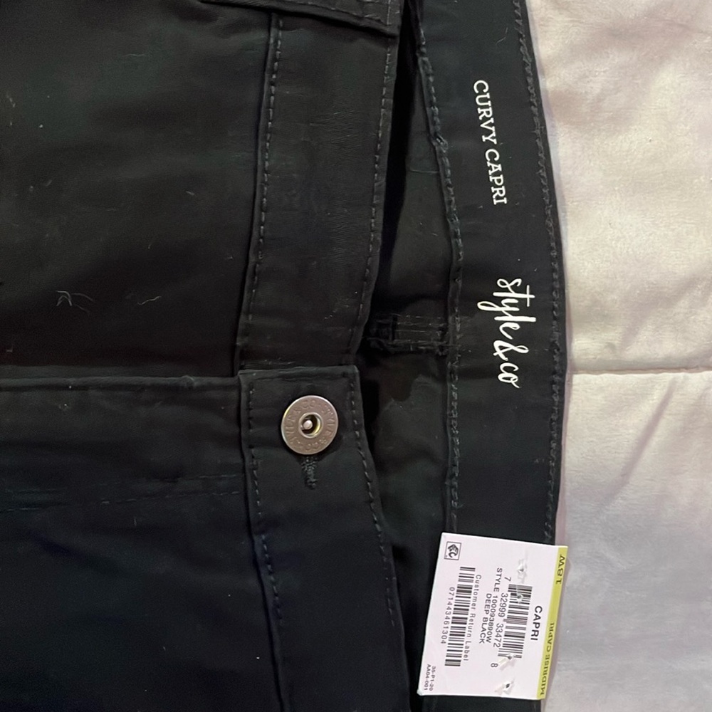 Style & co. plus. Curvy capri size 18W. New with tags.